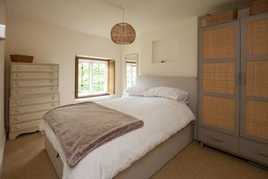 6CW_Bedroom One- click for photo gallery